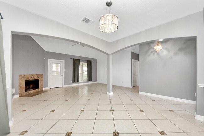 Foto del edificio - 18315 Brenwood Menor Dr