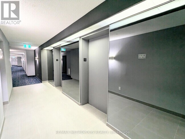 Photo du bâtiment - 2550 Lawrence Ave E