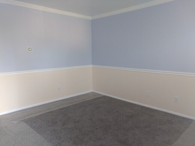 Foto del edificio - Updated 2 Bed 1 Bath Townhouse close to downtown Louisville