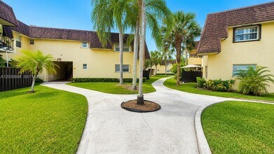 Building Photo - 9100 SW 137th Ter