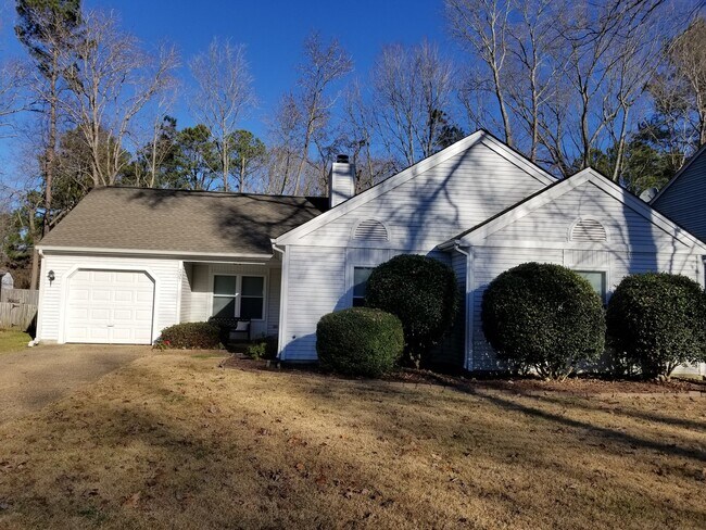 Building Photo - 237 Seasons Trail