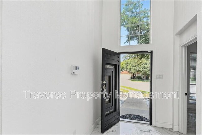 Foto del edificio - 8474 Muirwood Trail