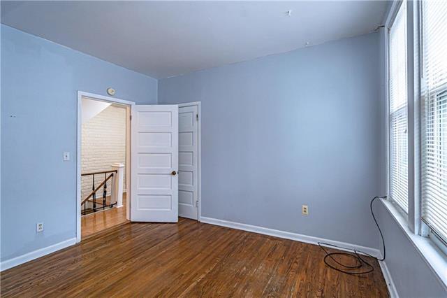 Foto del edificio - 1344 Montrose Ave