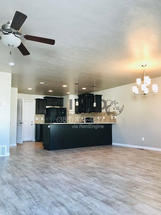Photo - 1385 Bridal Veil Dr Townhome