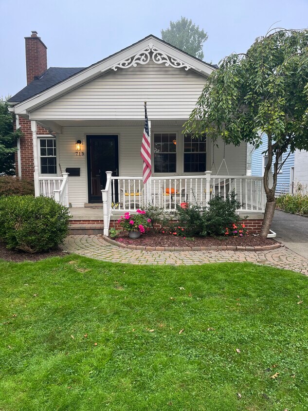 Primary Photo - 715 Forestdale Rd