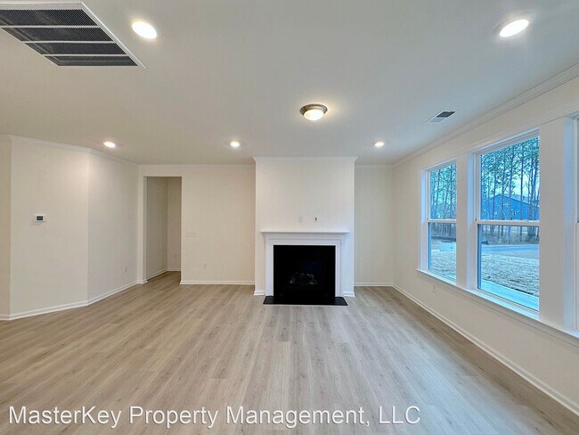 Building Photo - 4 br, 3.5 bath House - 145 Clapper Lane