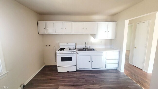 Foto del edificio - 3 br, 1 bath House - 1210 Carlisle Ave