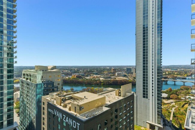 Foto del edificio - 610 Davis St