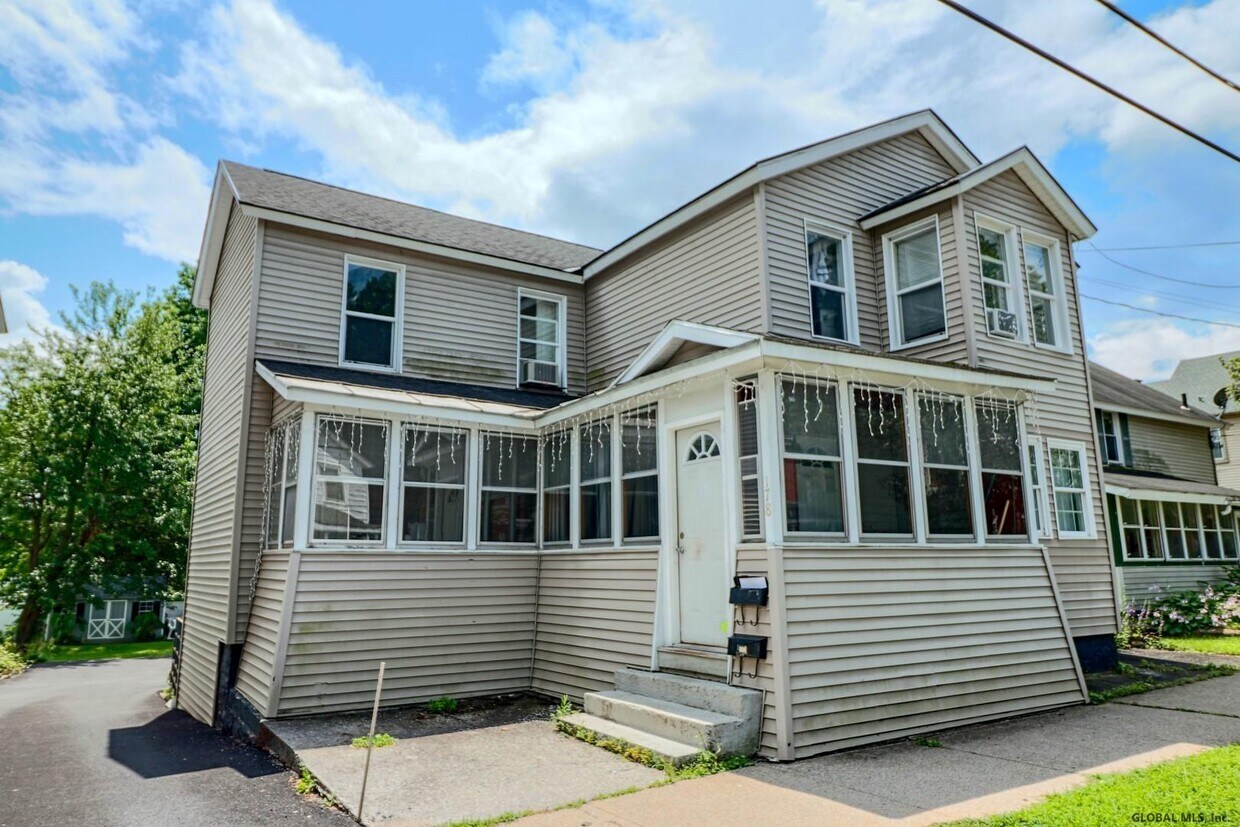 178 Grand Ave, Saratoga Springs, NY 12866 House for Rent in Saratoga Springs, NY