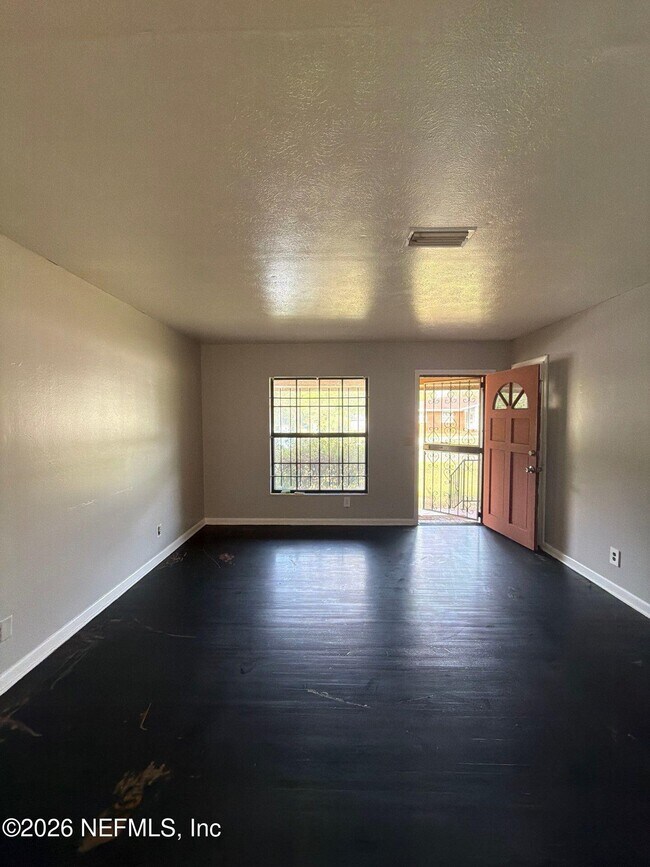 Building Photo - 3962 Winton Dr