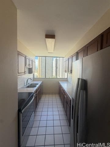 Building Photo - 2500 Kalakaua Ave