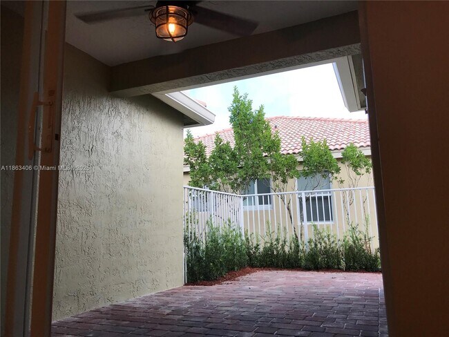 Foto del edificio - 4265 Pine Ridge Ct