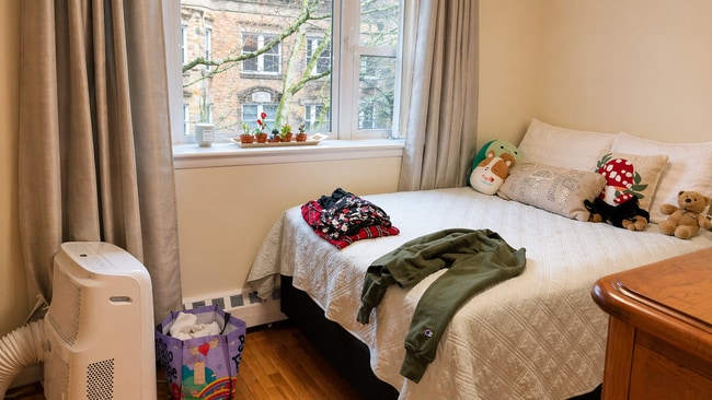 Building Photo - 62 Parkman St