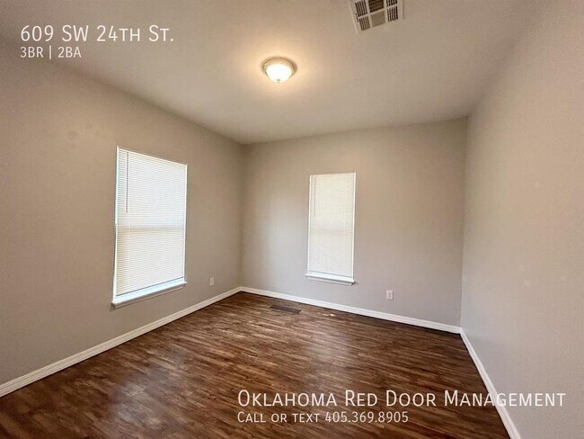 Foto del edificio - 609 SW 24th St