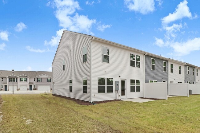 Building Photo - 156 Seymour Vlg Dr