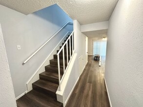 Building Photo - 3822 Southway Dr