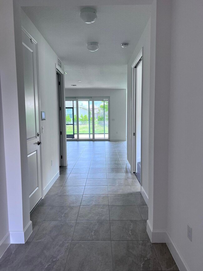 Foto del edificio - 11815 SW Silverlake Falls Dr
