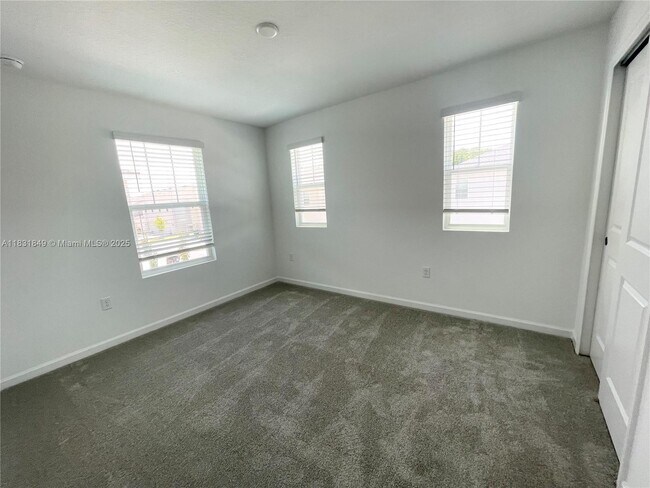 Foto del edificio - 7798 Clove Hitch Wy