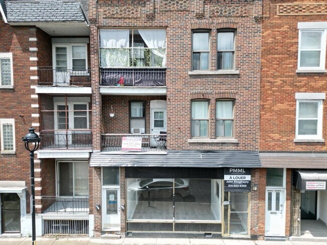 Building Photo - 5235 Rue Wellington