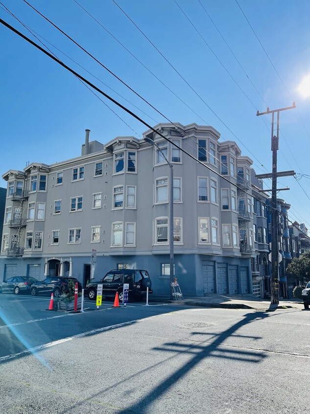 Primary Photo - 1885 Golden Gate Ave