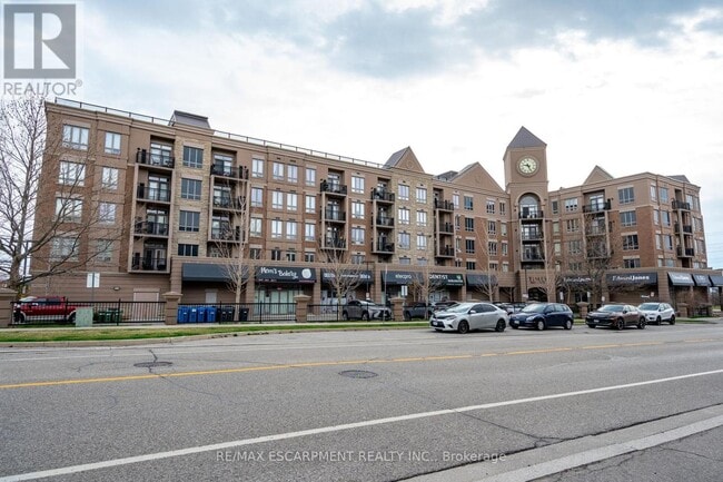 Photo du bâtiment - 5327 Upper Middle Rd