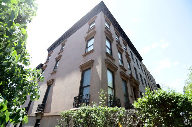 Building Photo - 48 1st Pl
