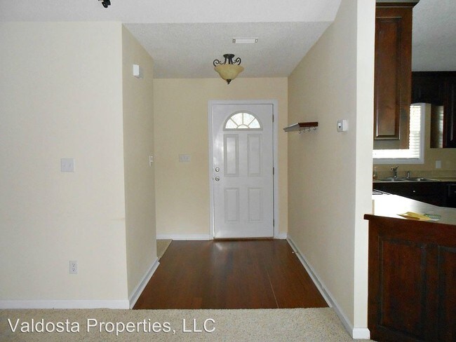 Building Photo - 42 Live Oak Trl