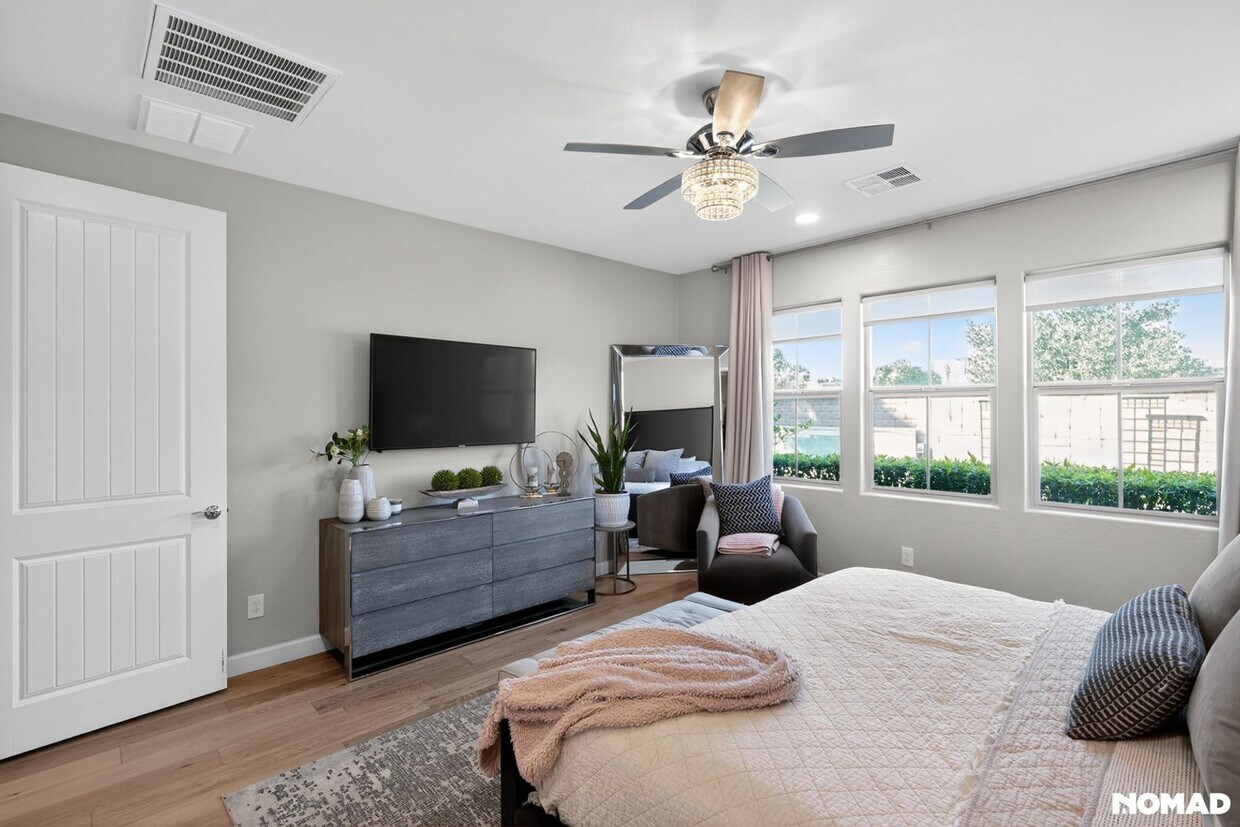 Foto principal - 4060 S Thistle Dr