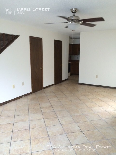 Building Photo - Darling 2 Story Townhome!