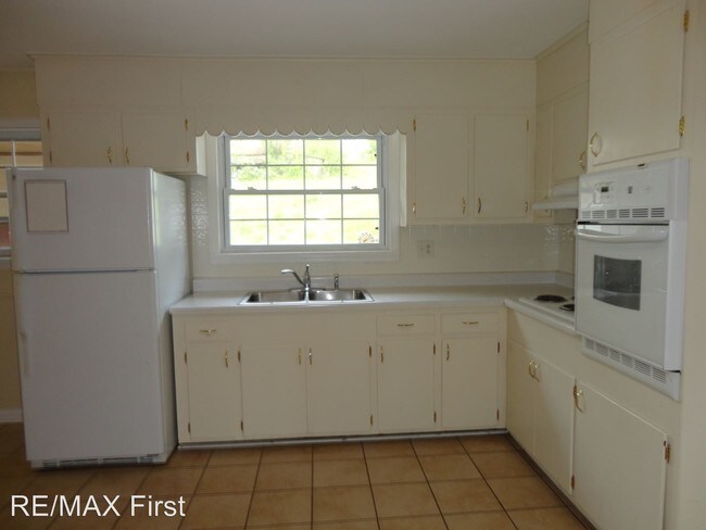 Foto del edificio - 3 br, 1 bath House - 2952 Ellejoy Road