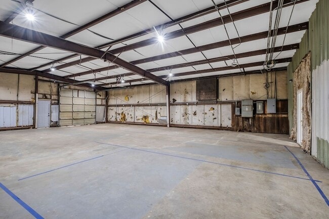 Building Photo - 1411 Buffalo Rd