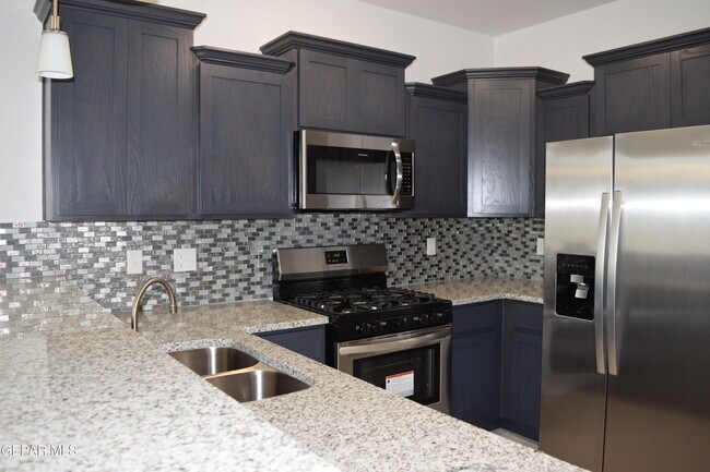 Foto del edificio - 1103 Nickel Hl Ave