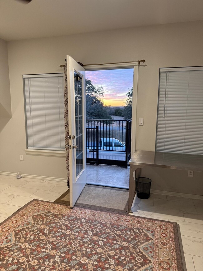 Foto del edificio - 739 Summit Springs Dr