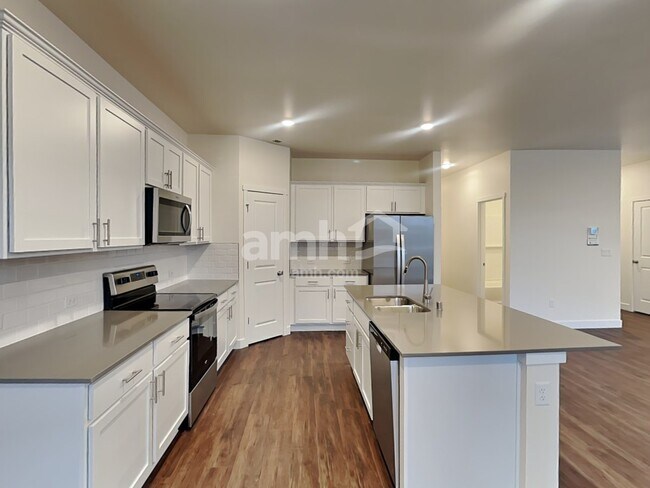 Foto del edificio - 8640 47th Pl NE