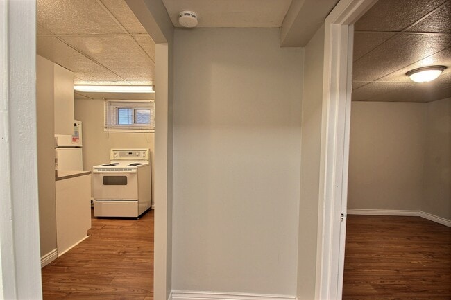 Building Photo - 181-181 Killam Dr