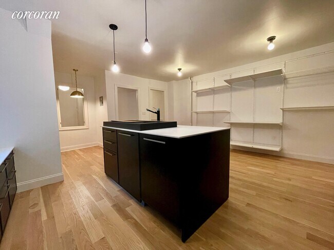 Foto del edificio - 1265 Dean St