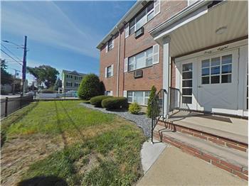 Building Photo - 48 Bacon St