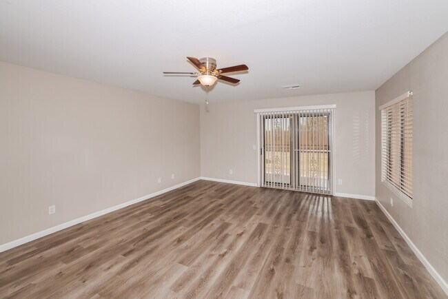 Building Photo - 14017 W Two Guns Trail