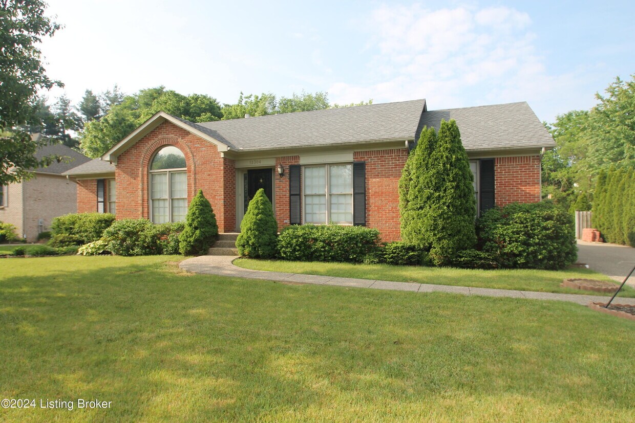 Primary Photo - 12304 Warner Dr