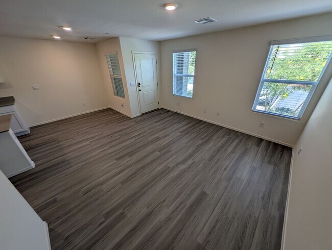 Building Photo - 4820 Orchid Rdg Ave