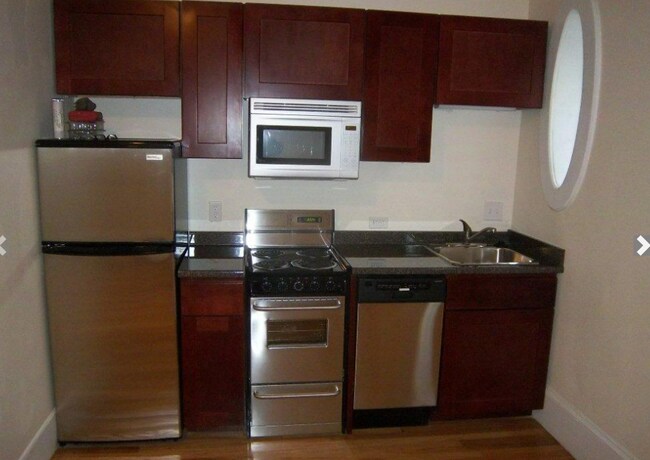 Foto del edificio - 214 Hemenway St