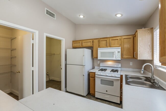 Foto del edificio - 9099 Lava Bluff Ct