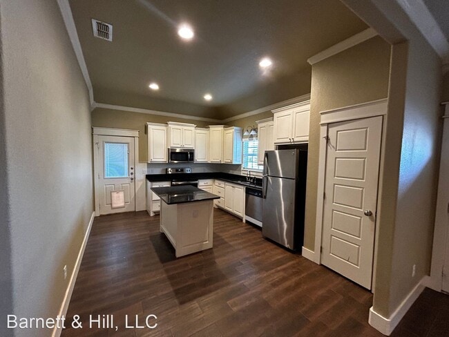 Building Photo - 3 br, 3 bath House - 1302 Cabernet
