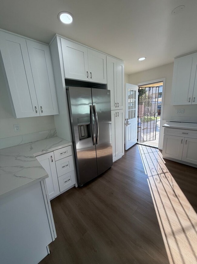 Building Photo - Spacious Home in Prime Pacific Beach Location