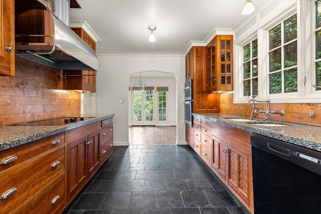 Foto del edificio - 1524 SW Myrtle St