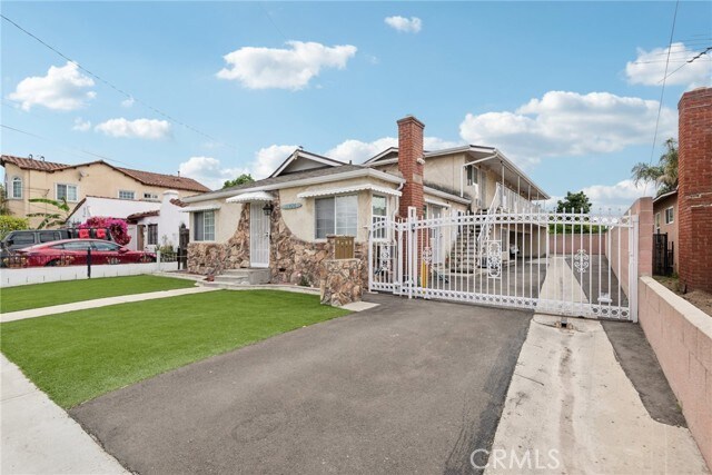 Foto principal - 11926 Olive St