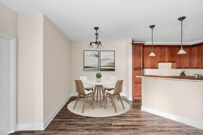 Lenox Village - Standard Dining Area - Lenox Village