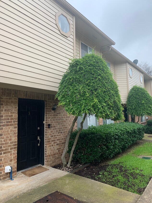 724 S Welch St Unit Apt. 3, Denton, TX 76201 Condo for Rent in Denton