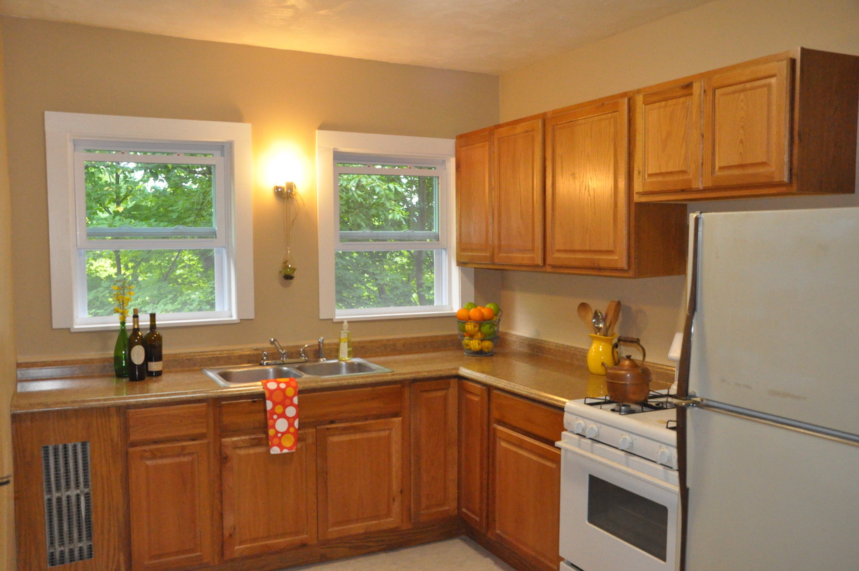 Kitchen - 118 Ferris Pl