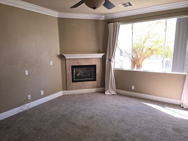 Foto del edificio - 22681 Oak Grove